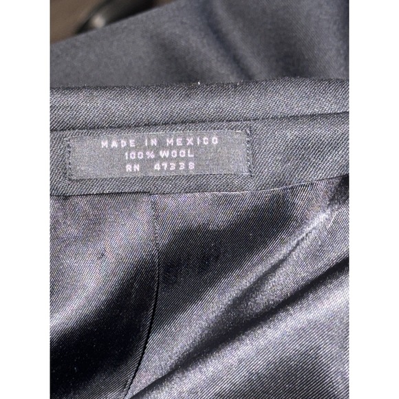 Jones New York Suit Men 44L Black Solid Single Breasted 100%  Wool 36X31 cuffed - Picture 7 of 15